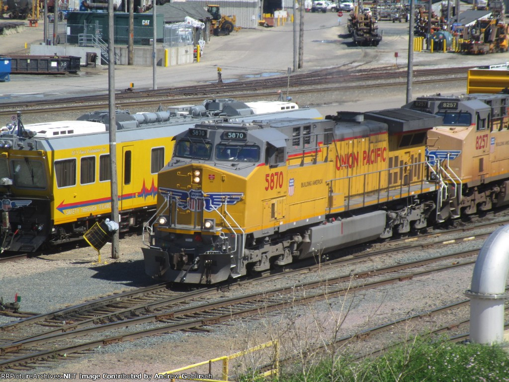 UP 5870